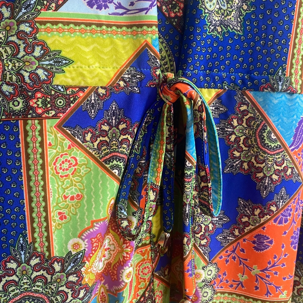 Zoey & Leelo - NWT Colorful Patterned Dress - Picture 2 of 7